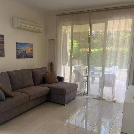 Villa With Private Pool In Pervolia, Larnaca *