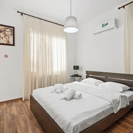 With Private Pool In Pervolia, Larnaca * ペリヴォリア