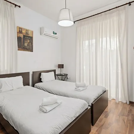 With Private Pool In Pervolia, Larnaca Perivolia