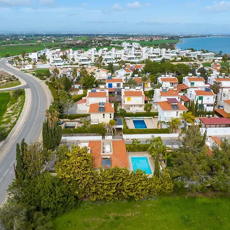 Villa With Private Pool In Pervolia, Larnaca *