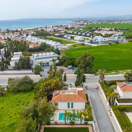 With Private Pool In Pervolia, Larnaca Villa *