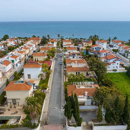 With Private Pool In Pervolia, Larnaca