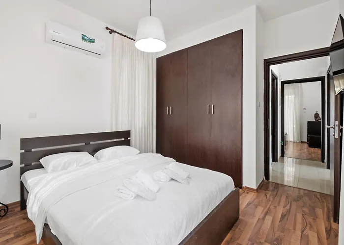 With Private Pool In Pervolia, Larnaca ヴィラ *