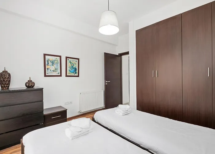 With Private Pool In Pervolia, Larnaca ヴィラ