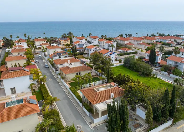 With Private Pool In Pervolia, Larnaca ヴィラ *