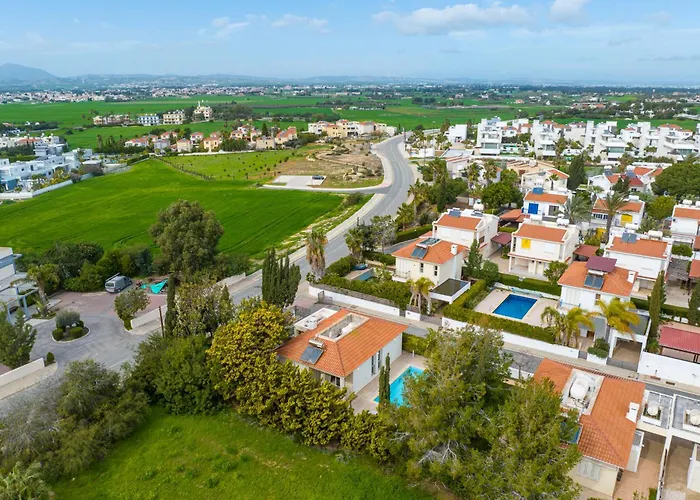 Вилла With Private Pool In Pervolia, Larnaca *