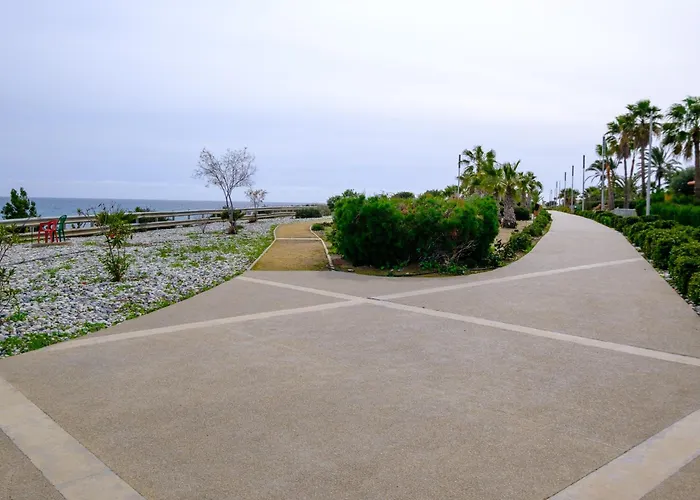 With Private Pool In Pervolia, Larnaca ヴィラ